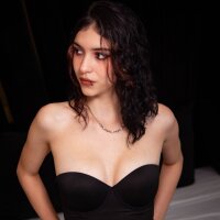 layla_kieni