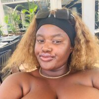 sexxyboobsqueenxx